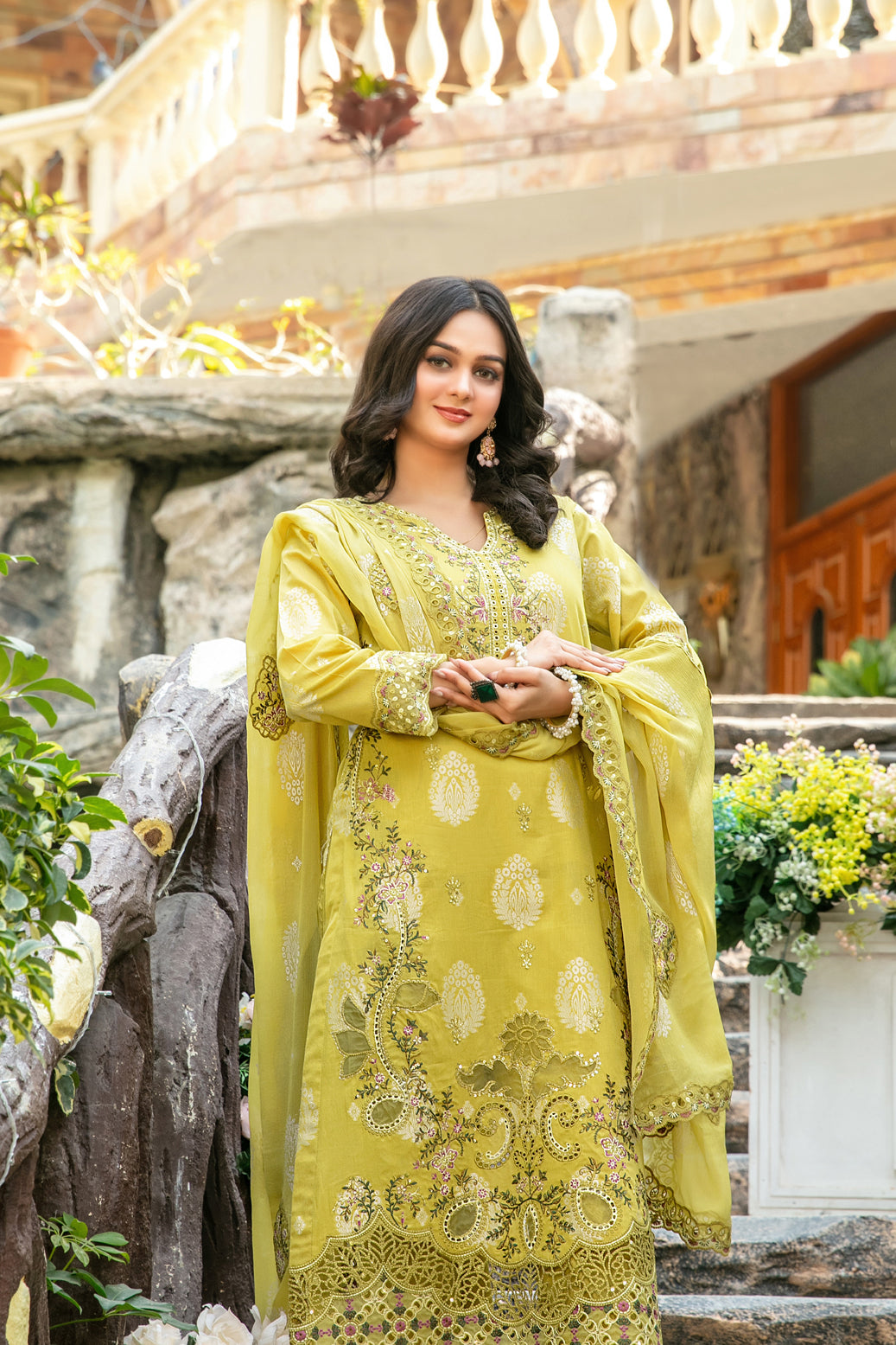 Zindagi 3pcs Un-Stitched Emb Lawn D-2655