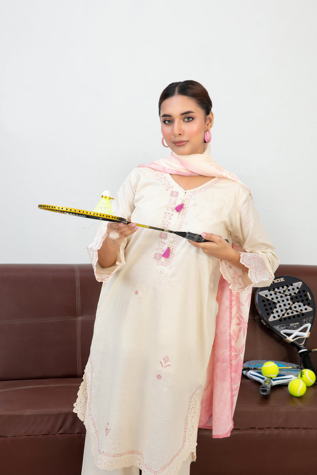 D-3780 - Modern Saheli