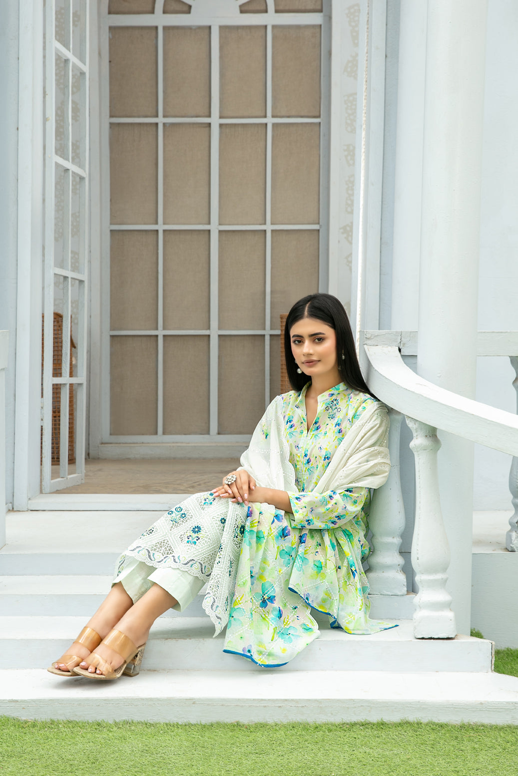 ROZA 3pcs Un-Stitched Emb Printed Lawn[D-3962]