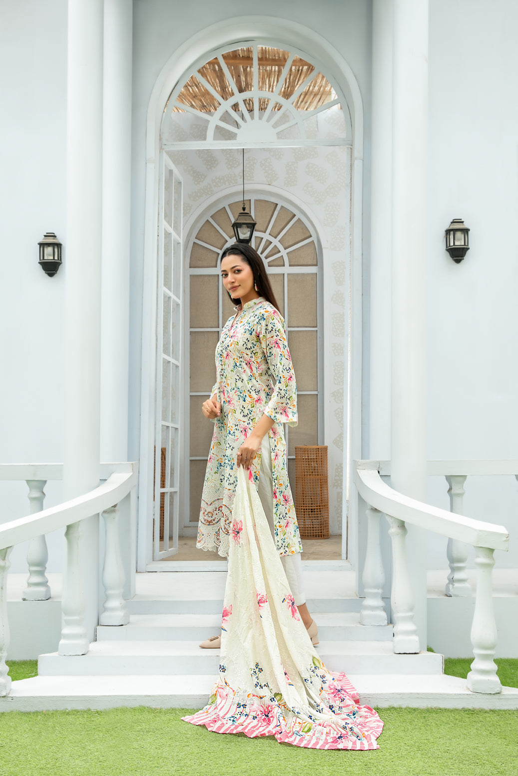 ROZA 3pcs Un-Stitched Emb Printed Lawn[D-3970]