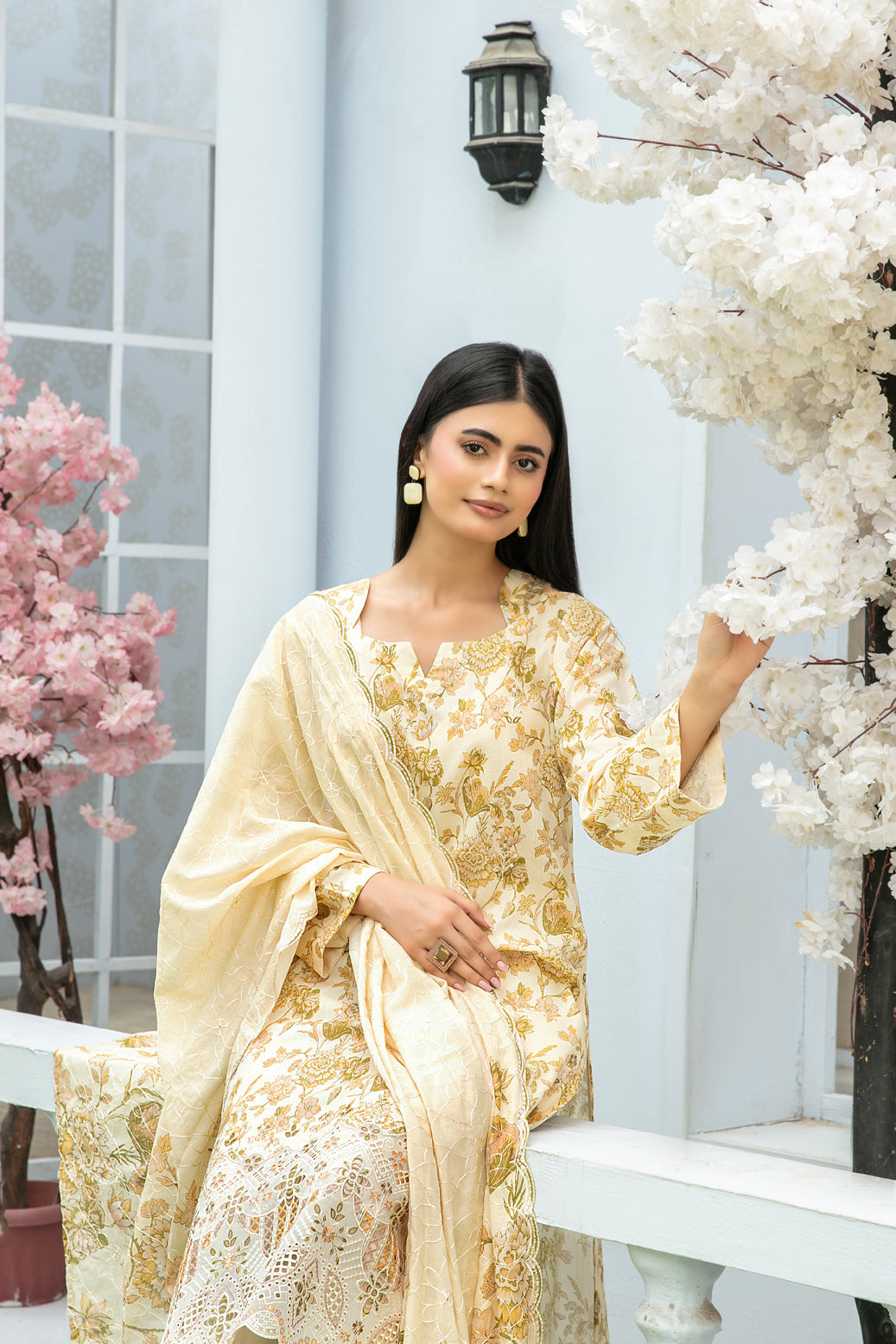 ROZA 3pcs Un-Stitched Emb Printed Lawn[D-3969]