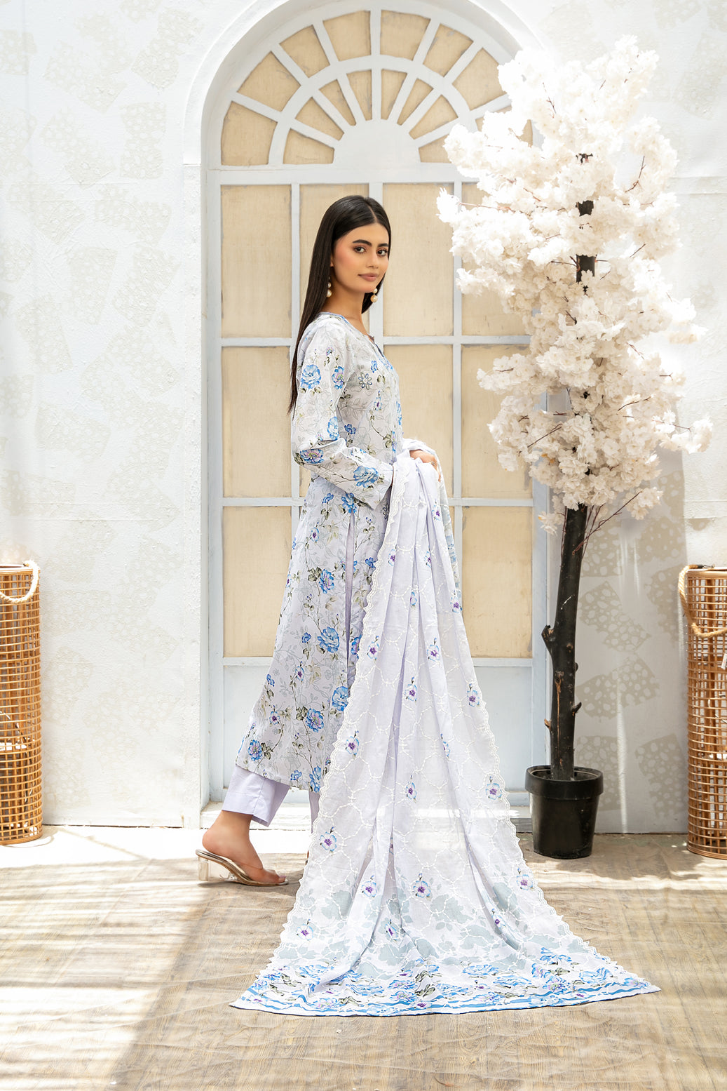 ROZA 3pcs Un-Stitched Emb Printed Lawn[D-3965]