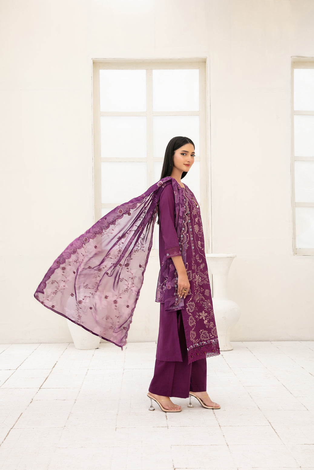 Araqa 3pcs Semi-Stitched Fancy Emb Slub Lawn [D-4219]