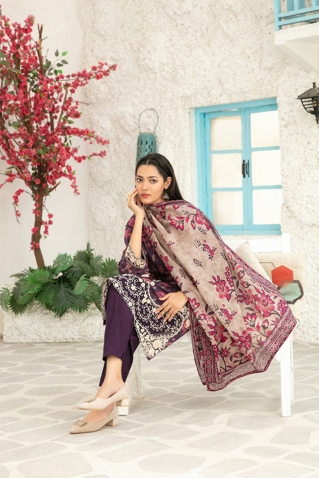 Gulin Vol-1 3pcs Stitched Emb Printed Lawn [D-3975]