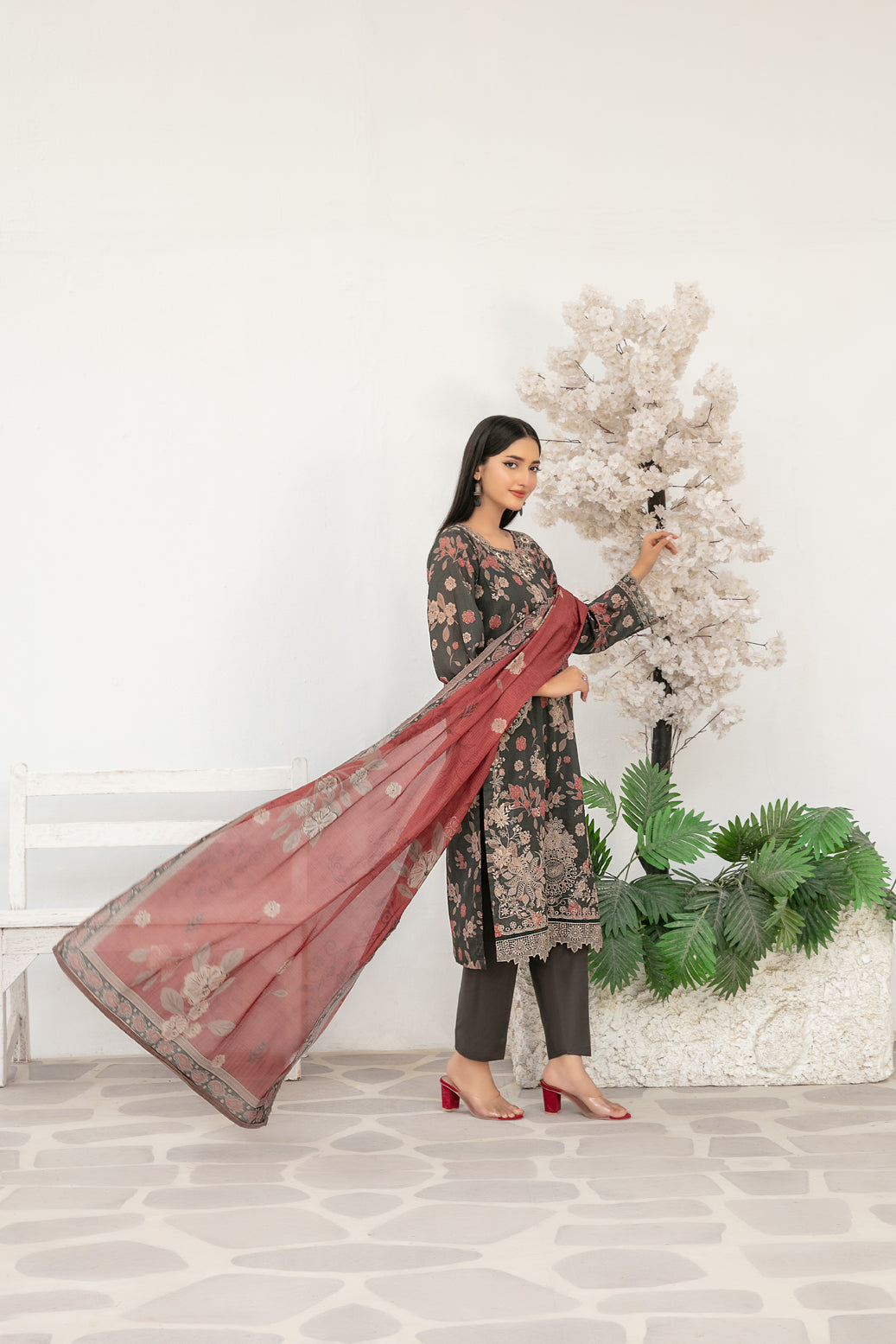 Gulin Vol-2 3pcs Stitched Emb Printed Lawn [D-3971]