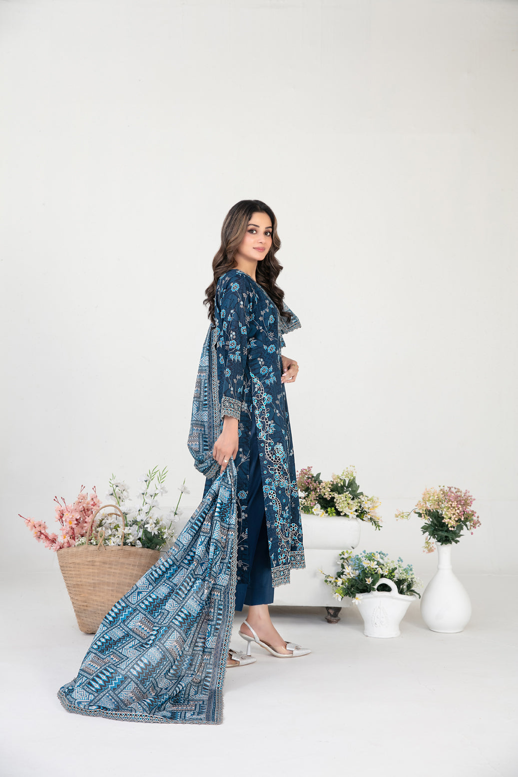 FOLIA 3pcs Un-Stitched Emb Printed Lawn [D-4556]