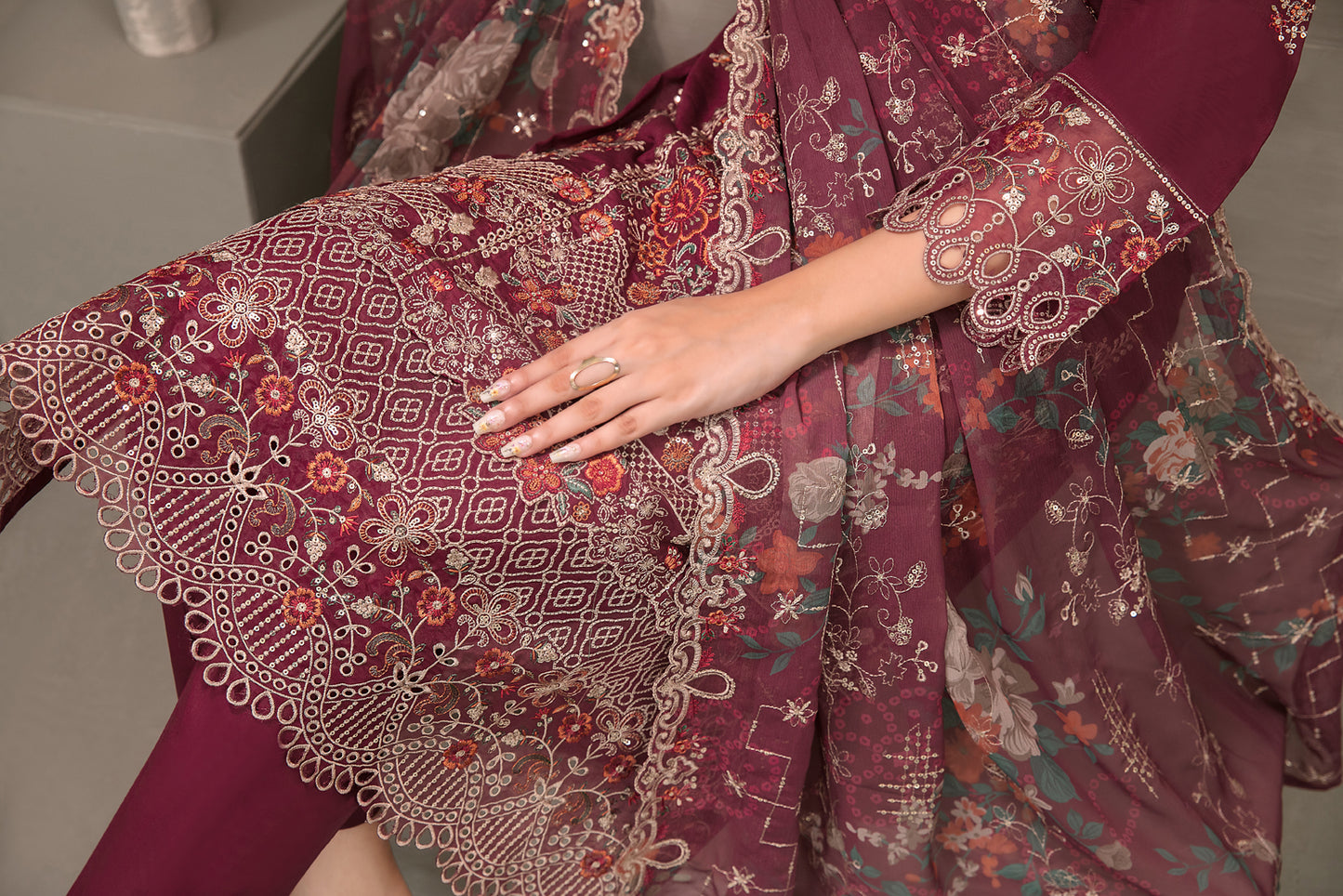 ZAYRA 3pcs Semi-Stitched Fancy Emb Slub Lawn [D-4286]