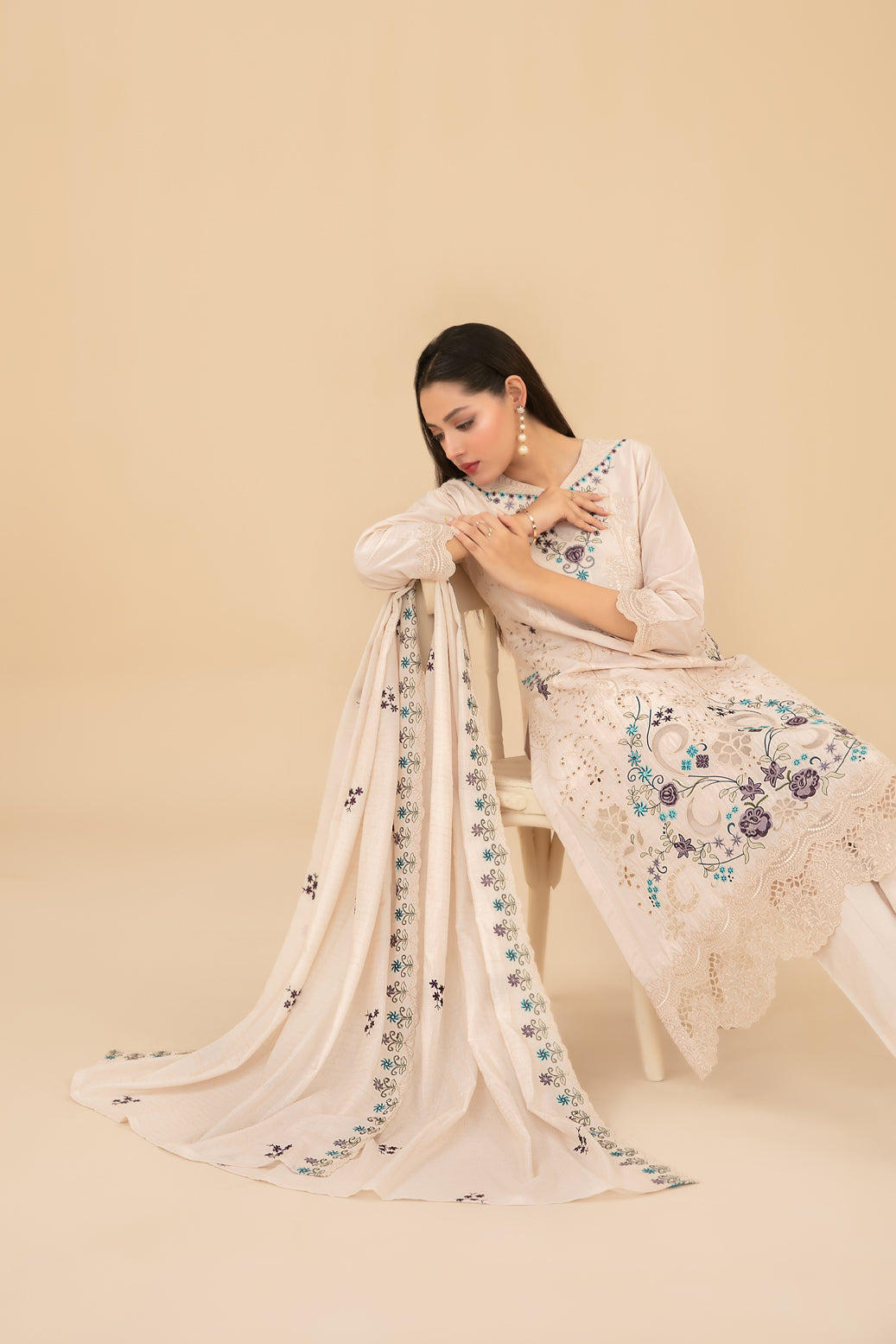 ESENSE 3pcs Un-Stitched Emb Viscose [D-4468]