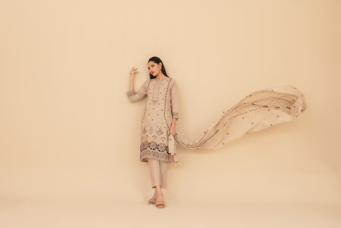 ESENSE 3pcs Un-Stitched Emb Viscose [D-4464]