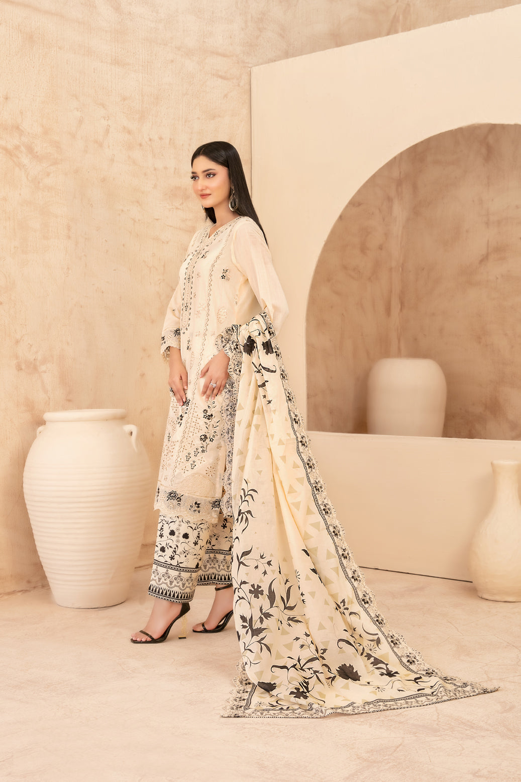 Echo Of Grace 3pcs Un-Stitched Emb Lawn [D-3680]