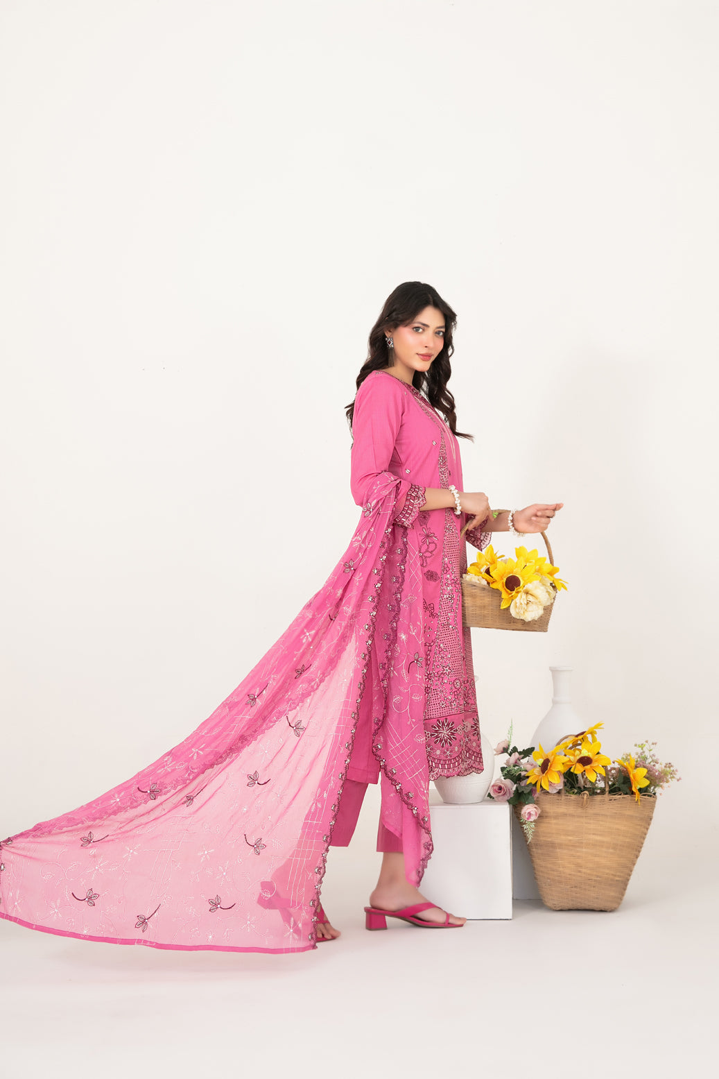 Rubai Un-Stitched Emb Lawn [D-3826]