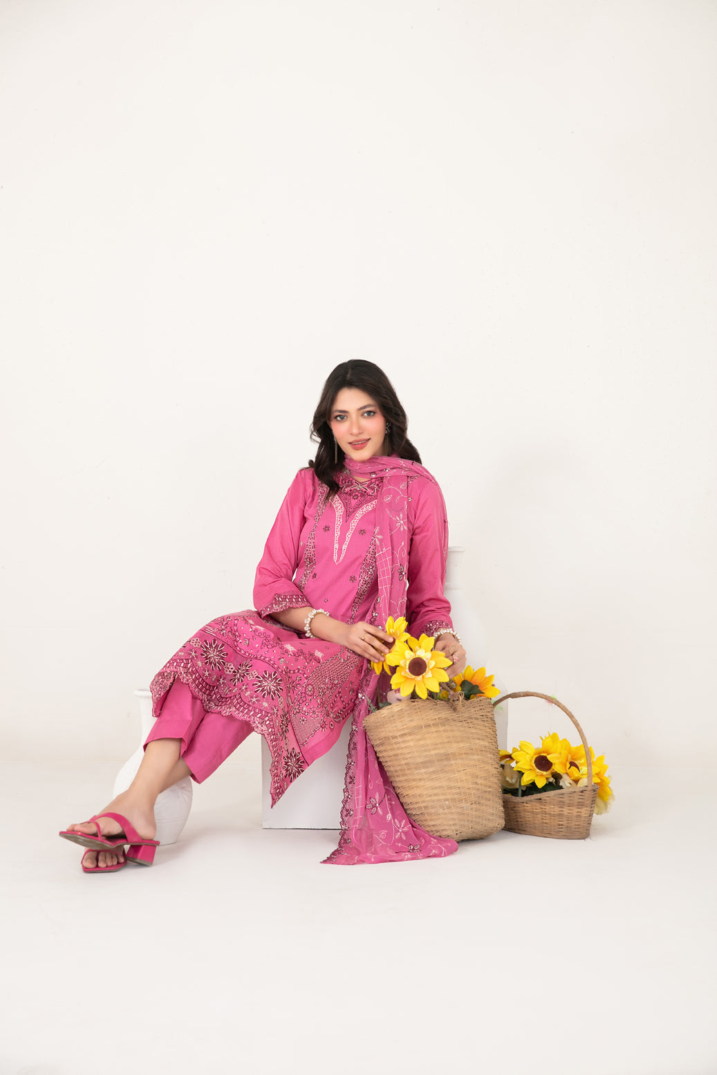 Rubai Un-Stitched Emb Lawn [D-3826]