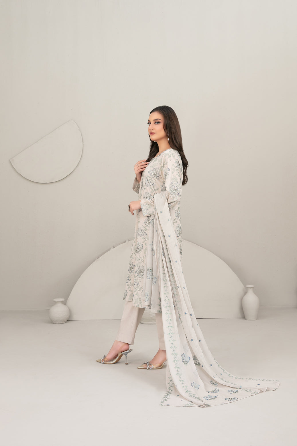 QAREENA 3pcs Un-Stitched Emb Karrandi [D-5266]