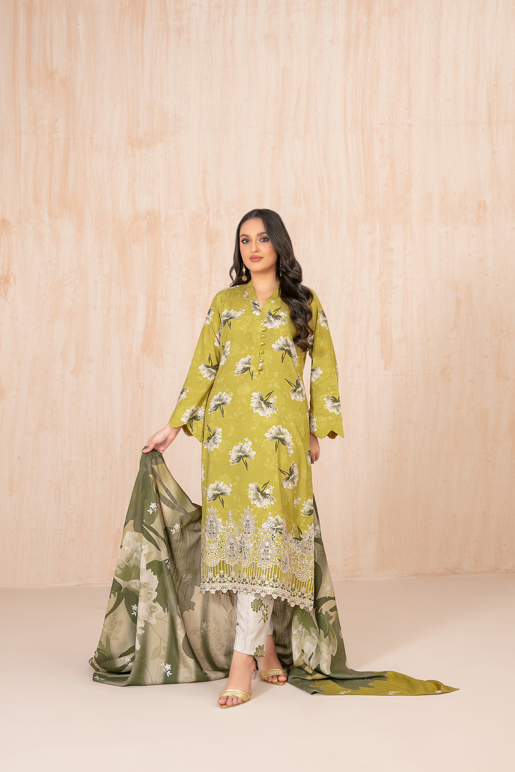 D-5627 - Azeena