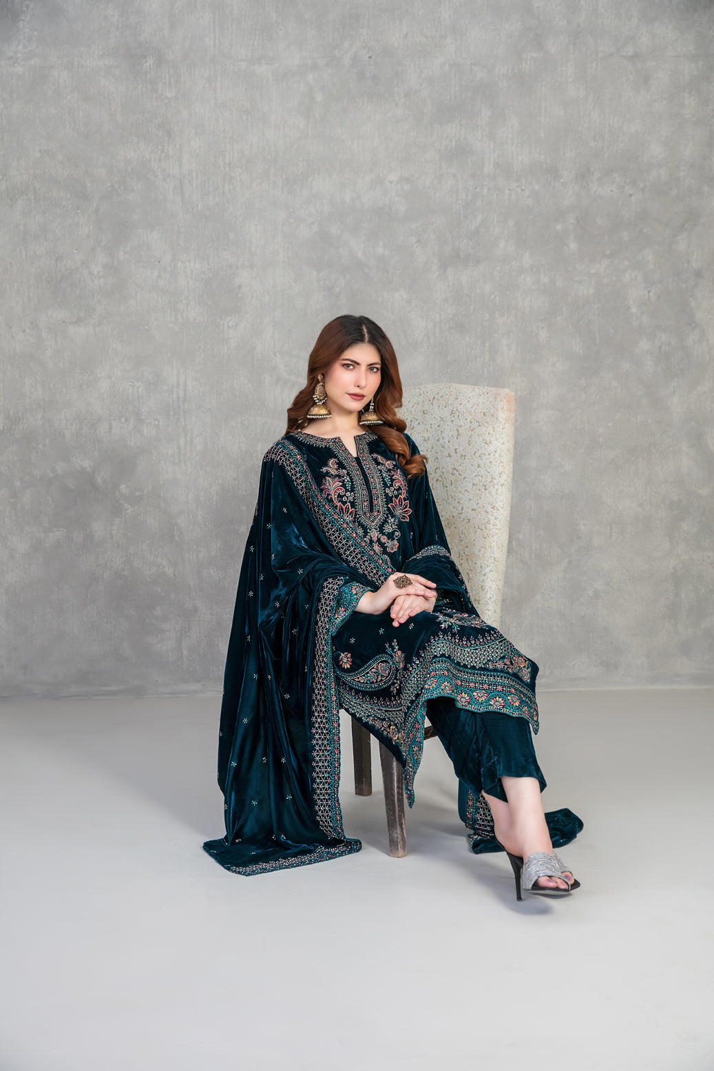 SINCERA 3pcs Un-Stitched Fancy Heavy Emb Velvet [D-5709]