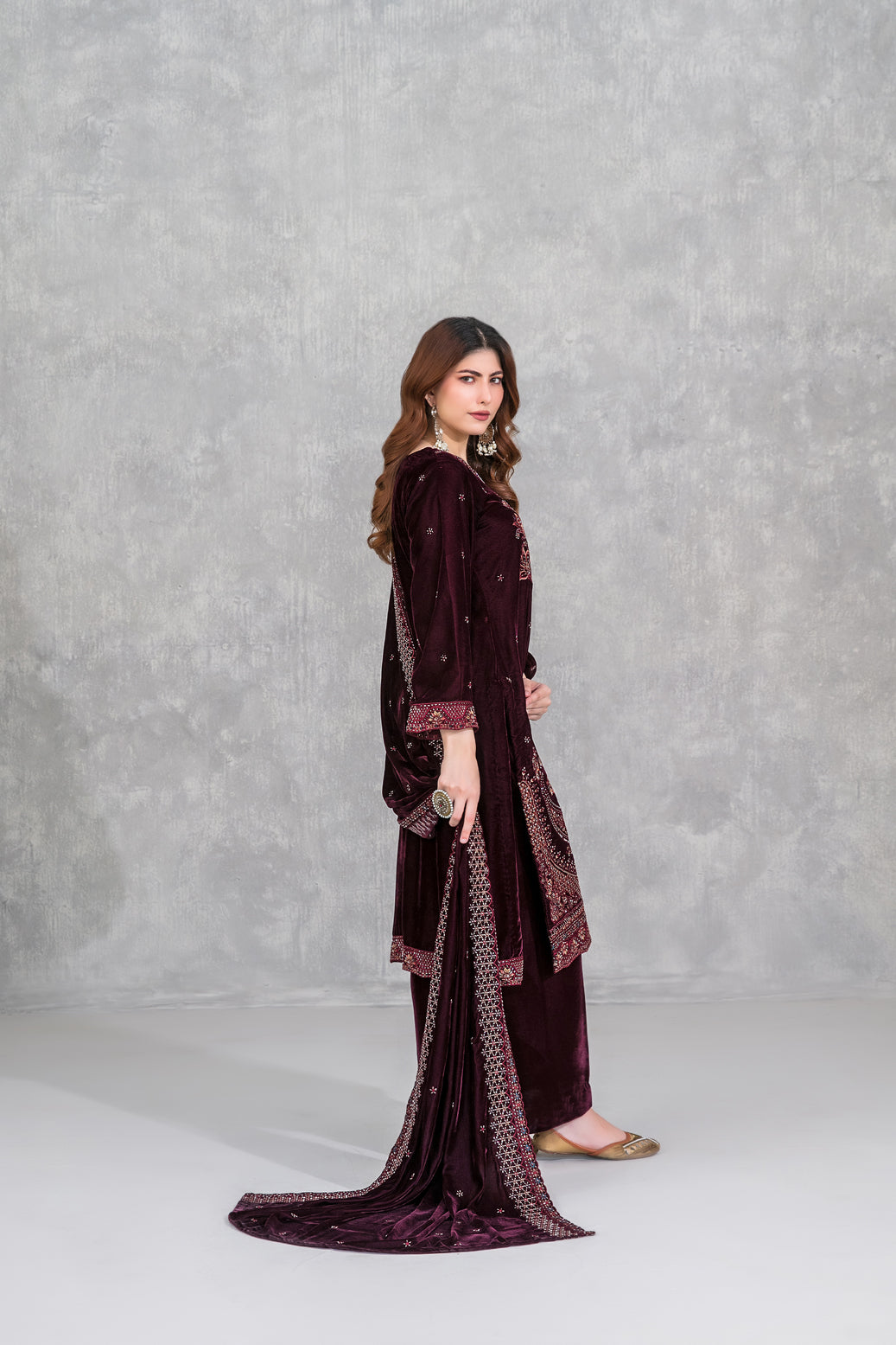 SINCERA 3pcs Un-Stitched Fancy Heavy Emb Velvet [D-5706]