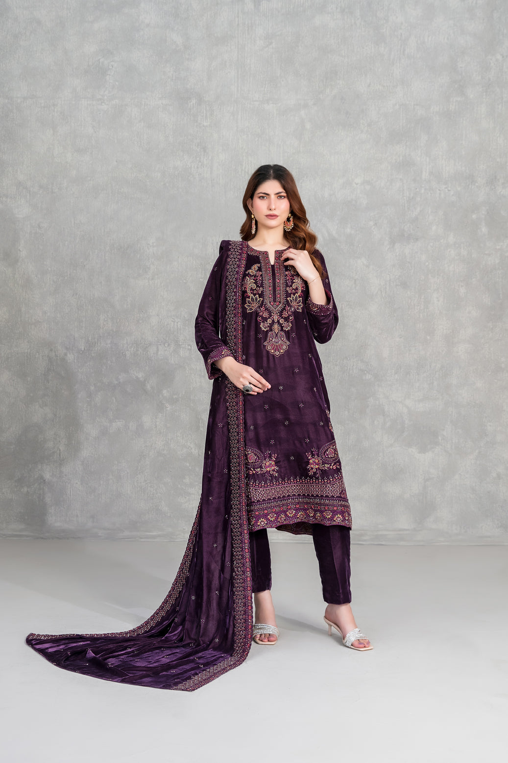 SINCERA 3pcs Un-Stitched Fancy Heavy Emb Velvet [D-5708]