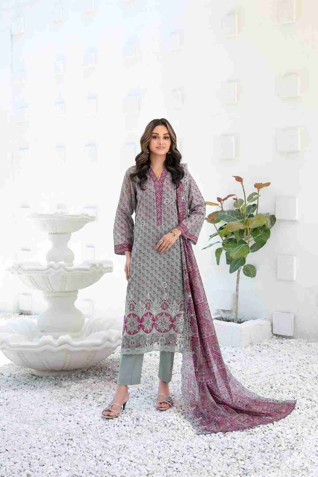 Ayna 3Pcs Unstitched Printed Lawn [D-3950]
