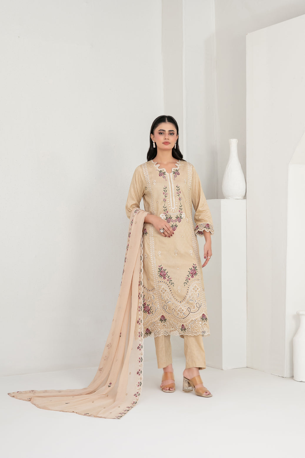 IRYSSA V1 3pcs Un-Stitched Emb Staple [D-5524]