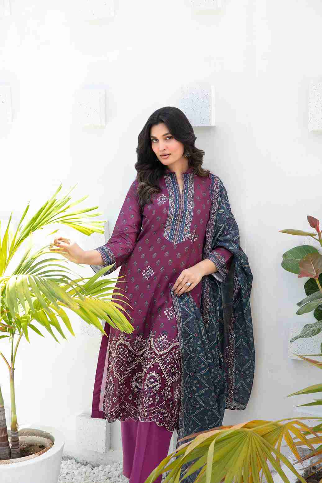 Ayna 3Pcs Unstitched Printed Lawn [D-3941]