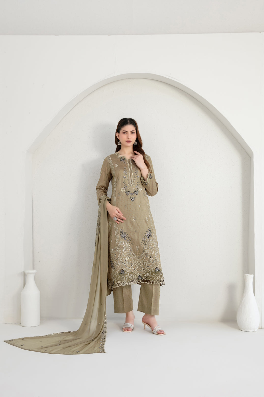 IRYSSA V1 3pcs Un-Stitched Emb Staple [D-5525]
