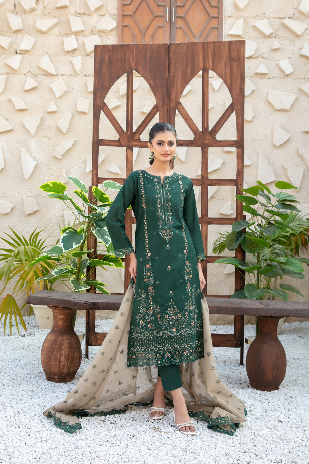 Mala 3pcs Un-Stitched Emb Lawn [D-3007]