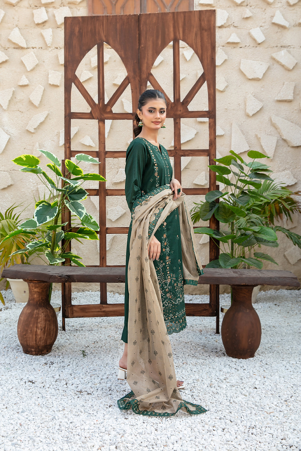 Mala 3pcs Un-Stitched Emb Lawn [D-3007]