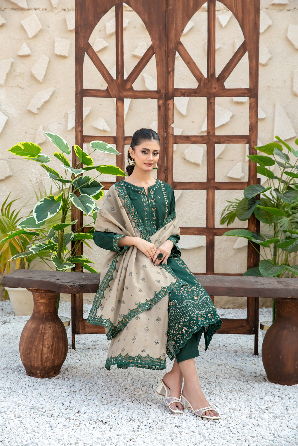 Mala 3pcs Un-Stitched Emb Lawn [D-3007]
