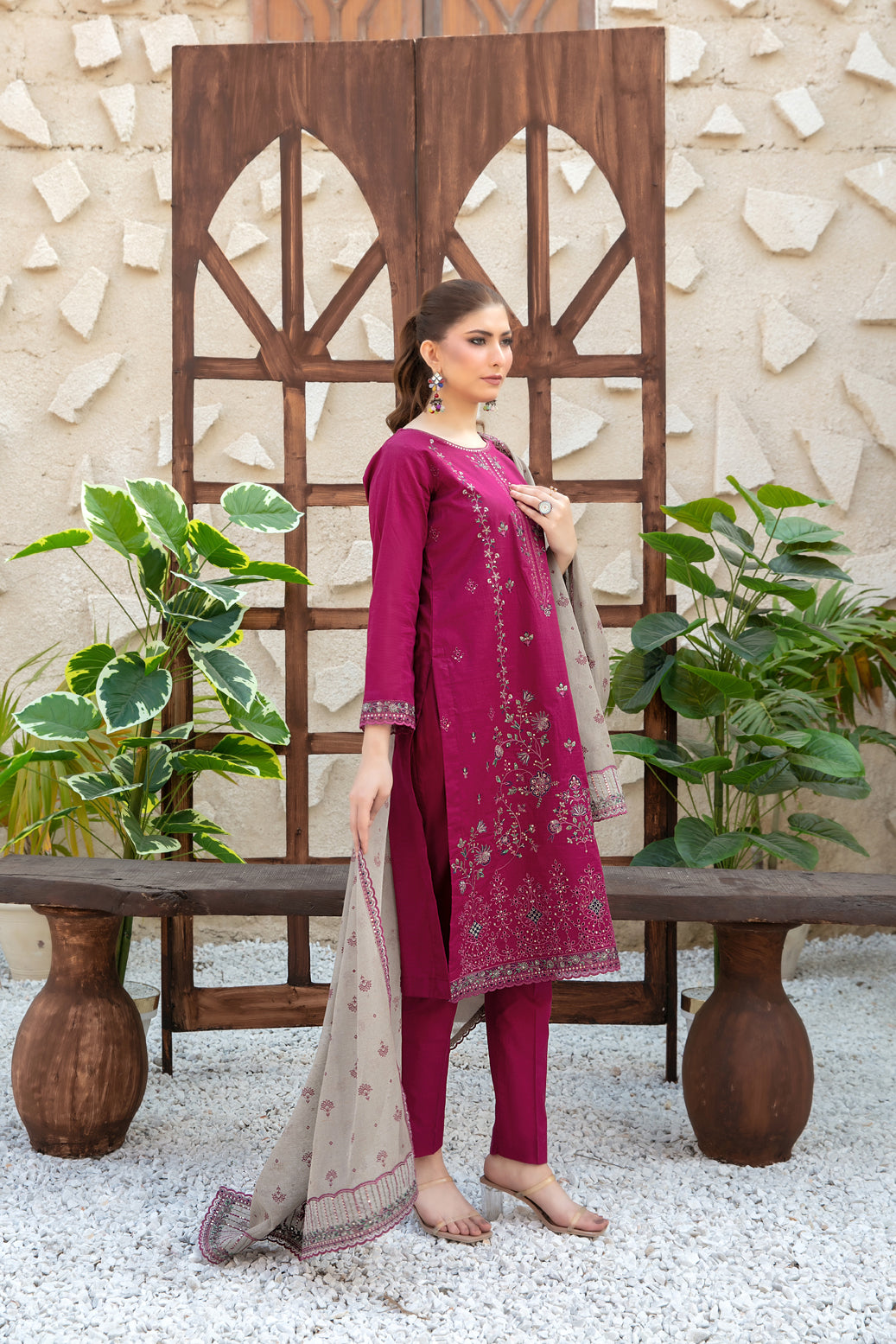 Mala 3pcs Un-Stitched Emb Lawn [D-3006]