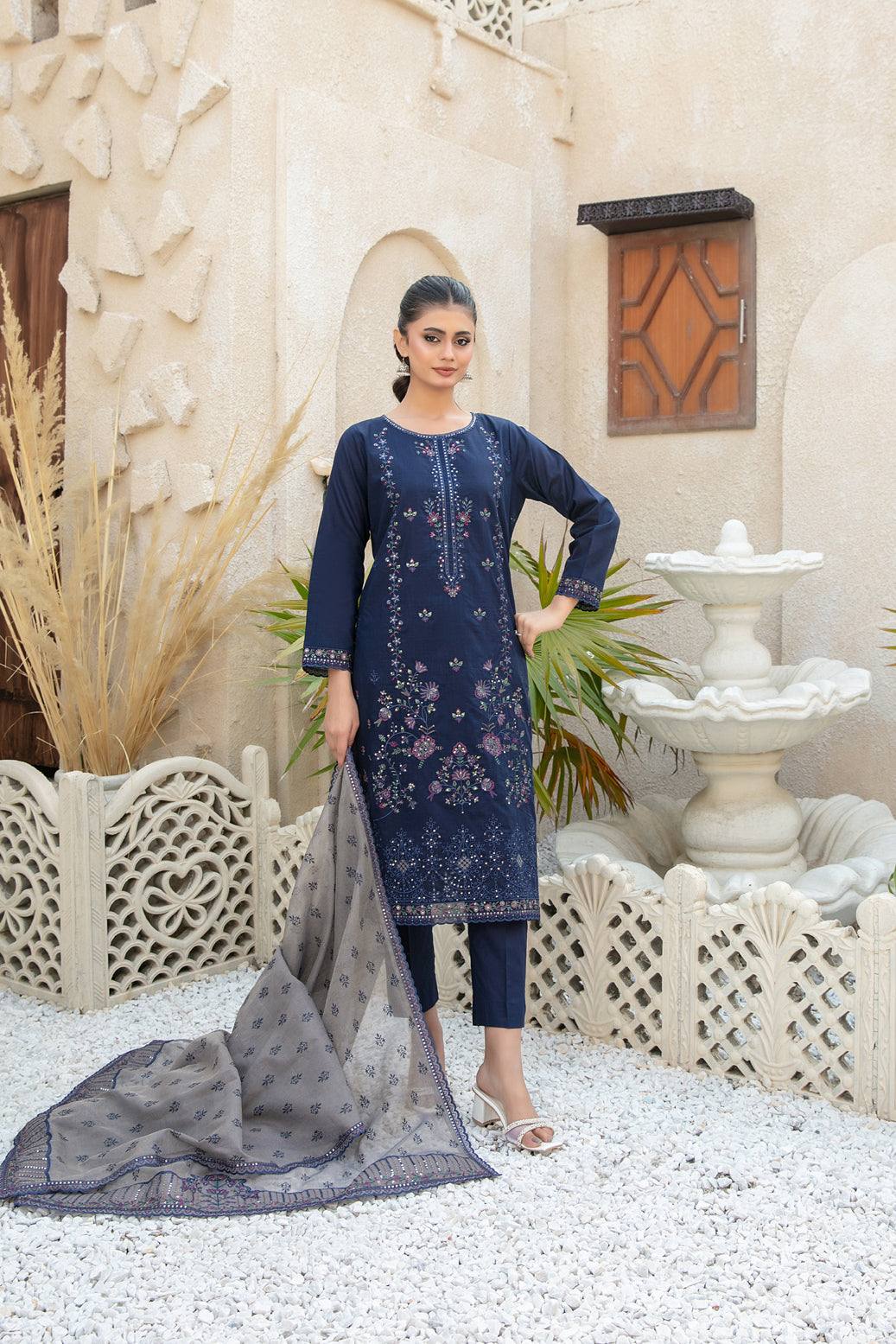 Mala 3pcs Un-Stitched Emb Lawn [D-3005]