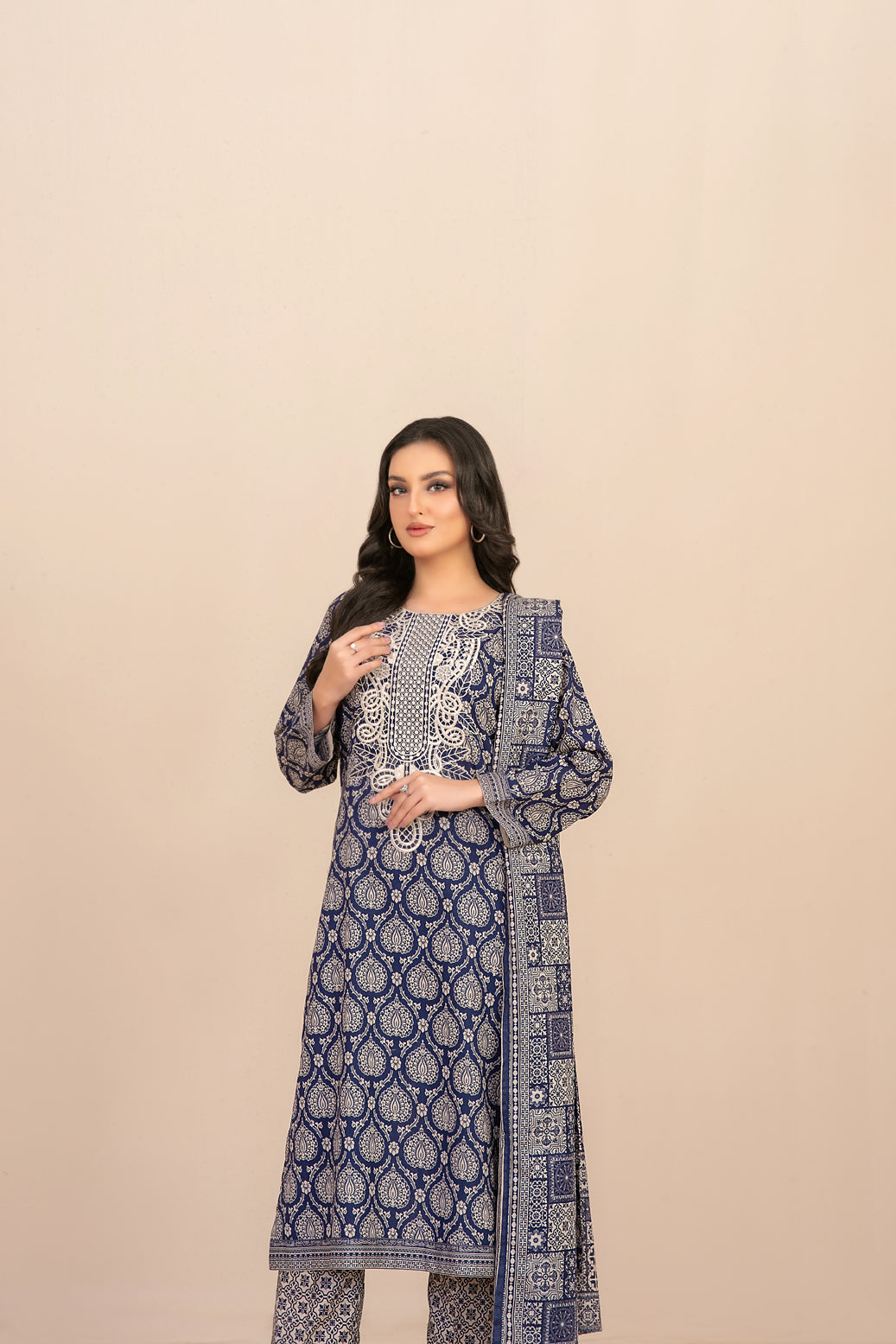 Tyla 3pcs Un-Stitched Emb Printed Lawn [D-4269]