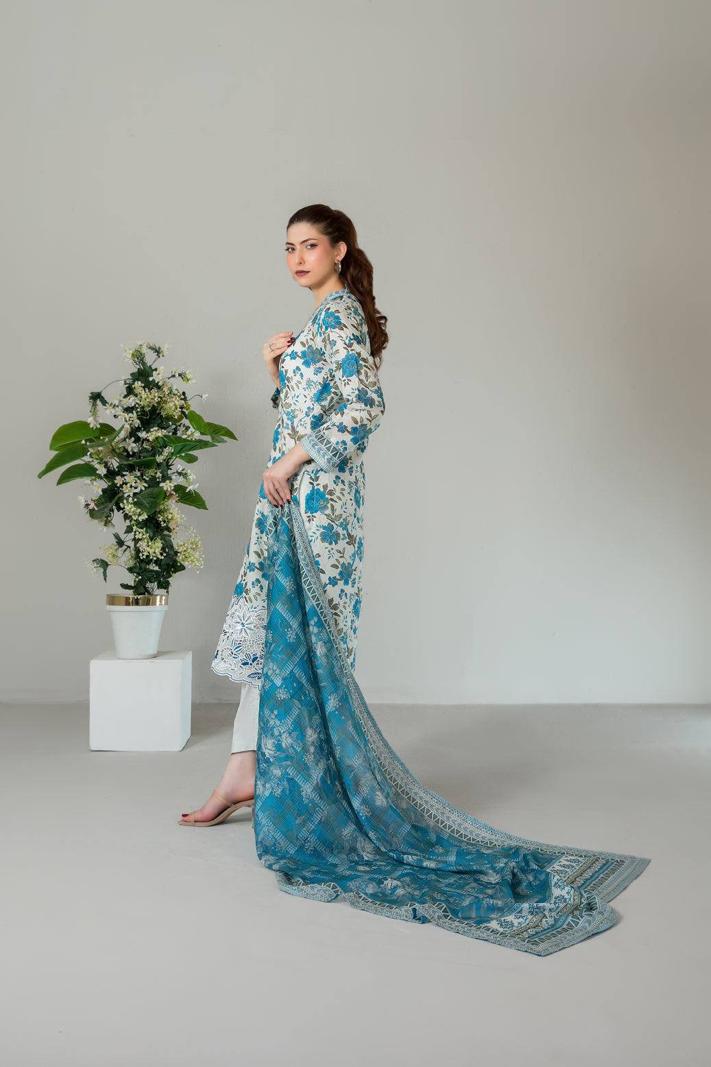 SILOHA 3pcs Un-Stitched Emb Printed Lawn [D-4156]