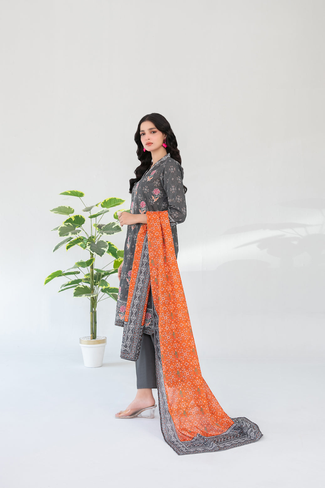 Farha 3pcs Un-Stitched Emb Printed Lawn [D-3289]