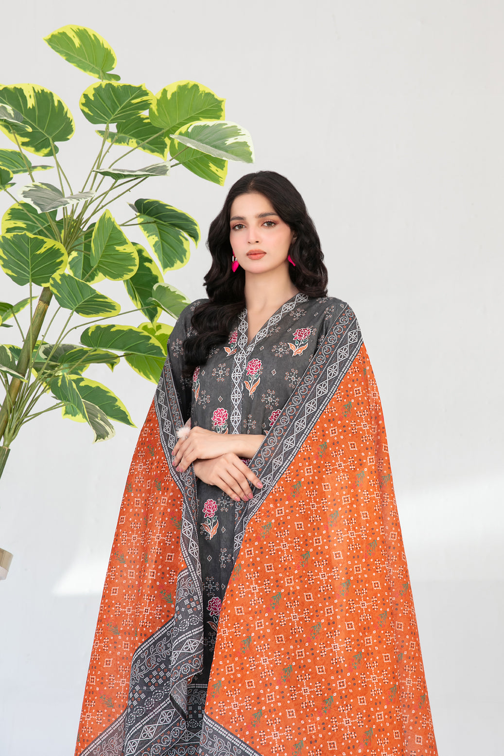 Farha 3pcs Un-Stitched Emb Printed Lawn [D-3289]