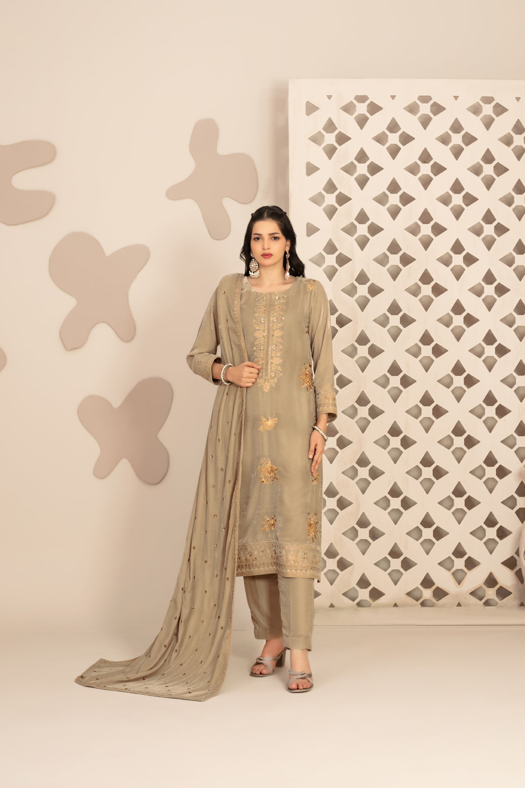 D-5758 - The Velvet Story