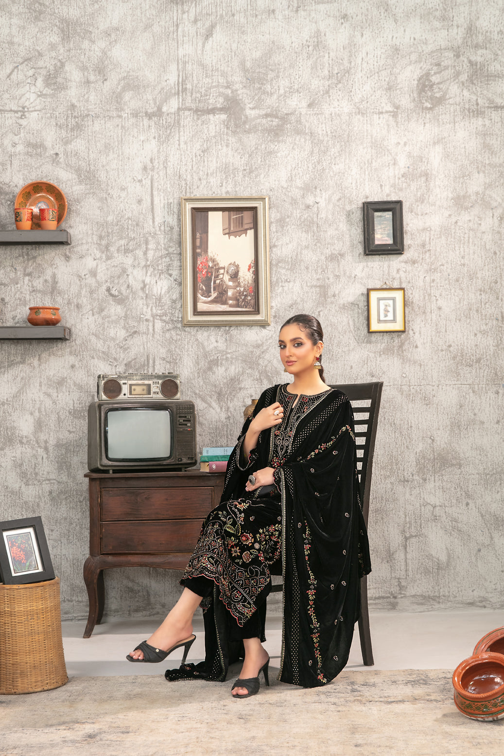 YAADEIN 3pcs Un-Stitched Fancy Heavy Emb Velvet [D-5936]