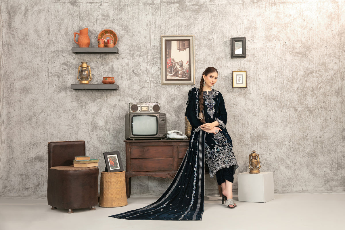YAADEIN 3pcs Un-Stitched Fancy Heavy Emb Velvet [D-5938]
