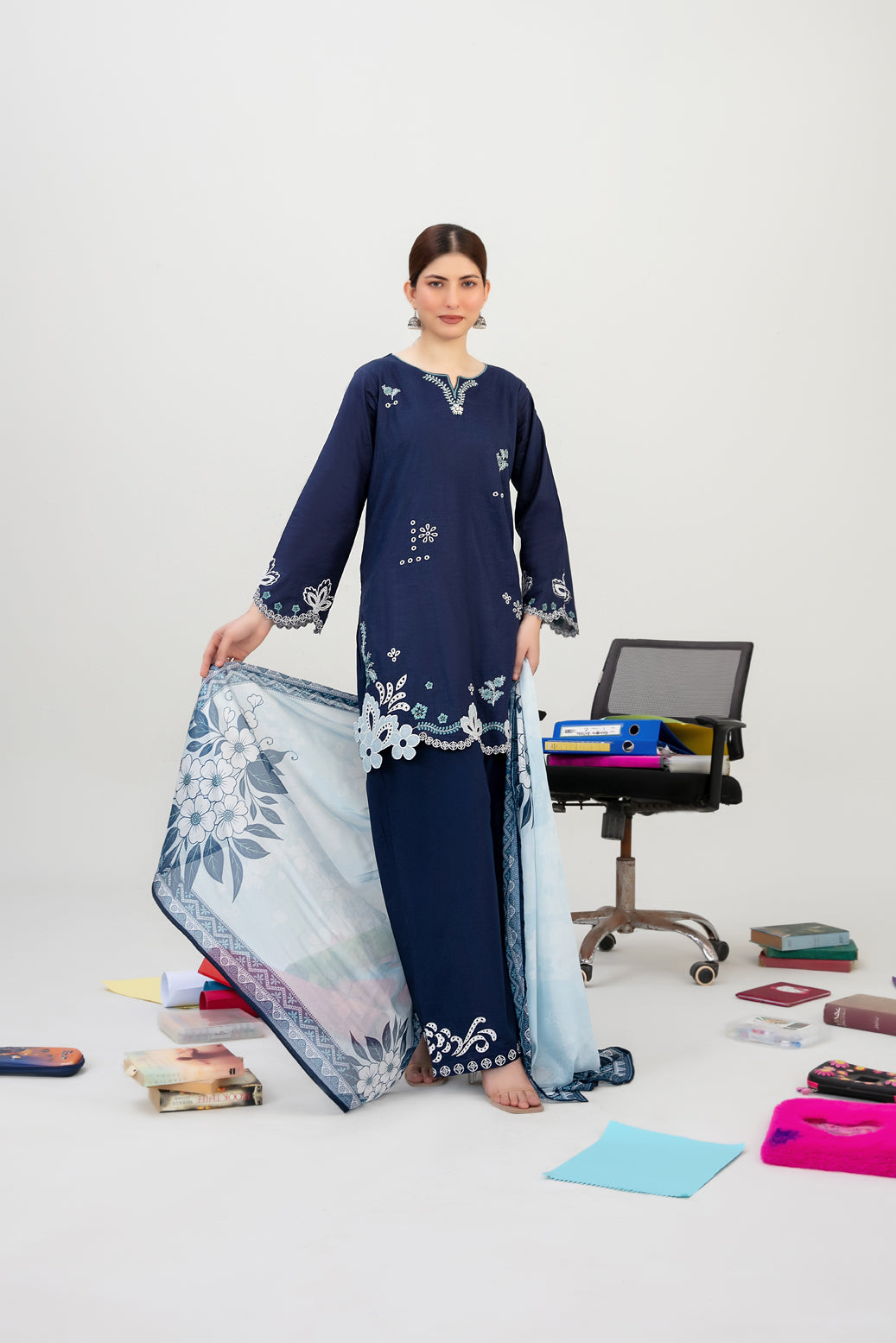 D-3782 - Modern Saheli