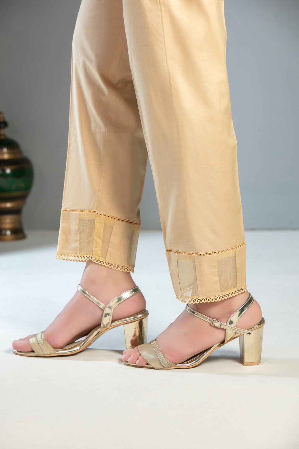 D-1169 - C  Cotton Trouser