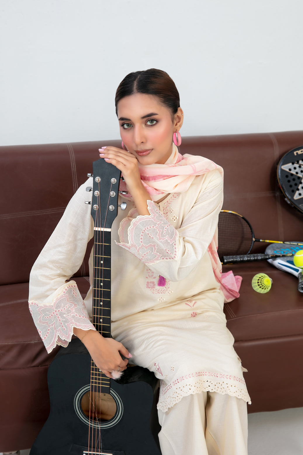 D-3780 - Modern Saheli