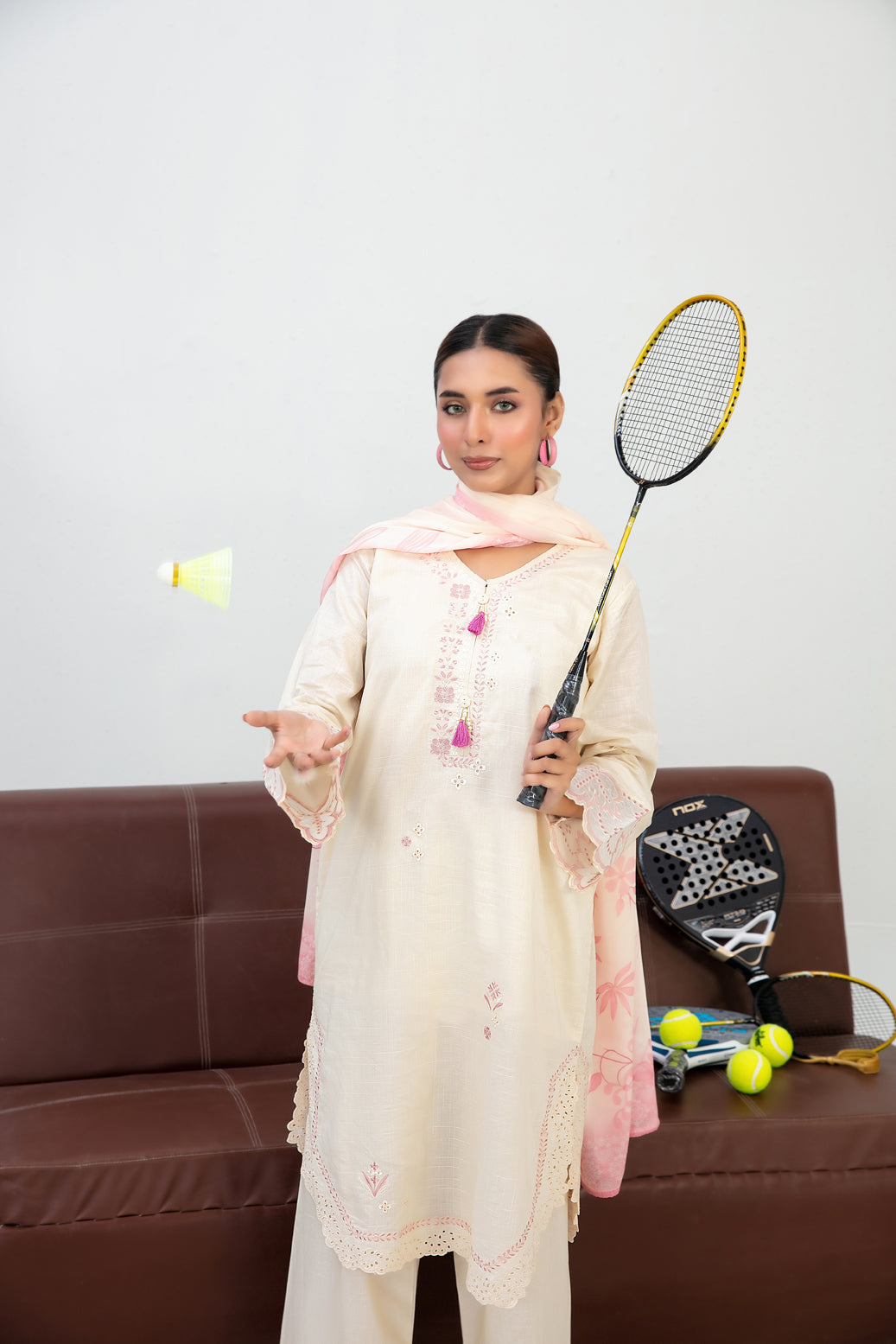 D-3780 - Modern Saheli