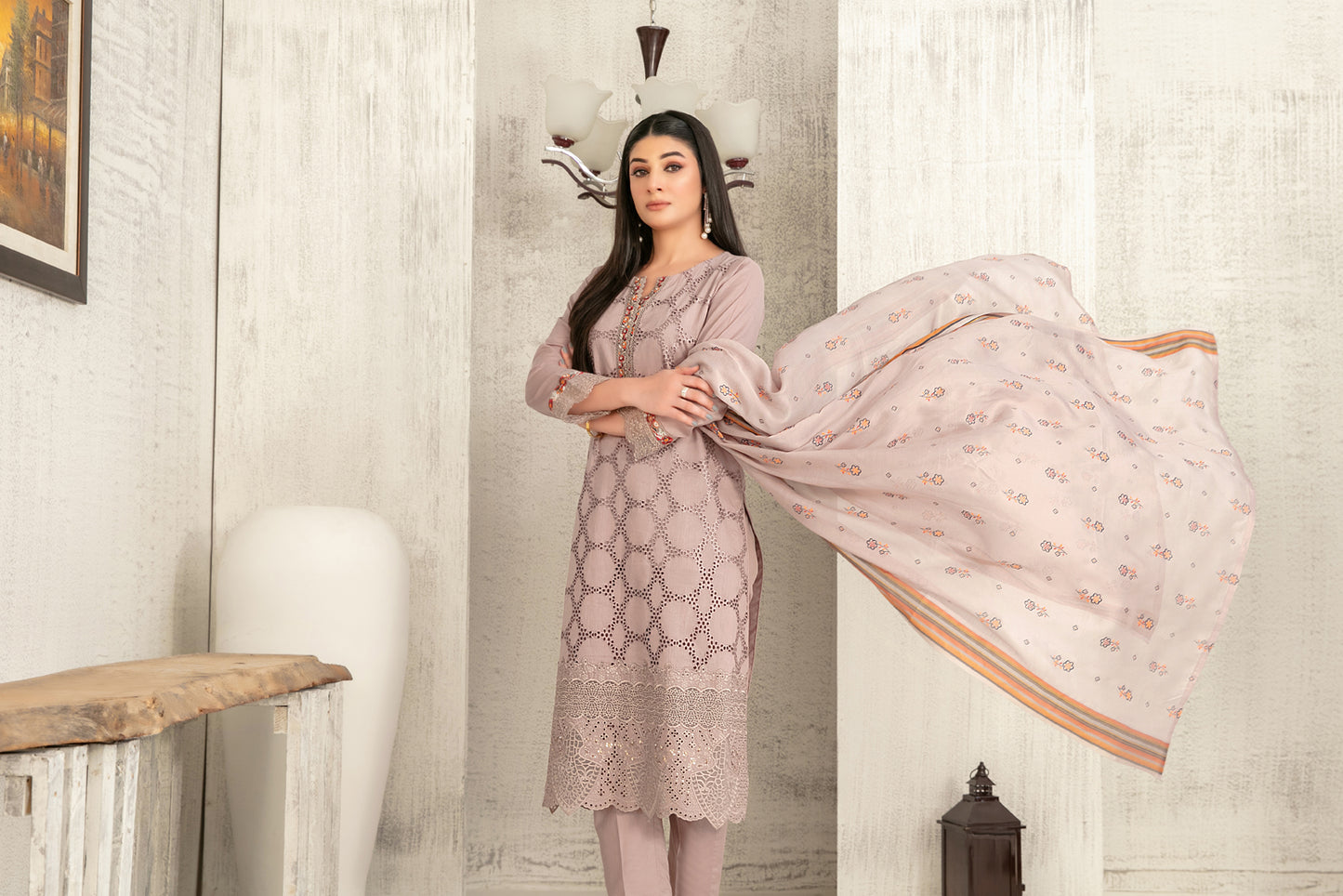 Hiranur 3pcs Stitched Fancy Emb Lawn [D-3195]