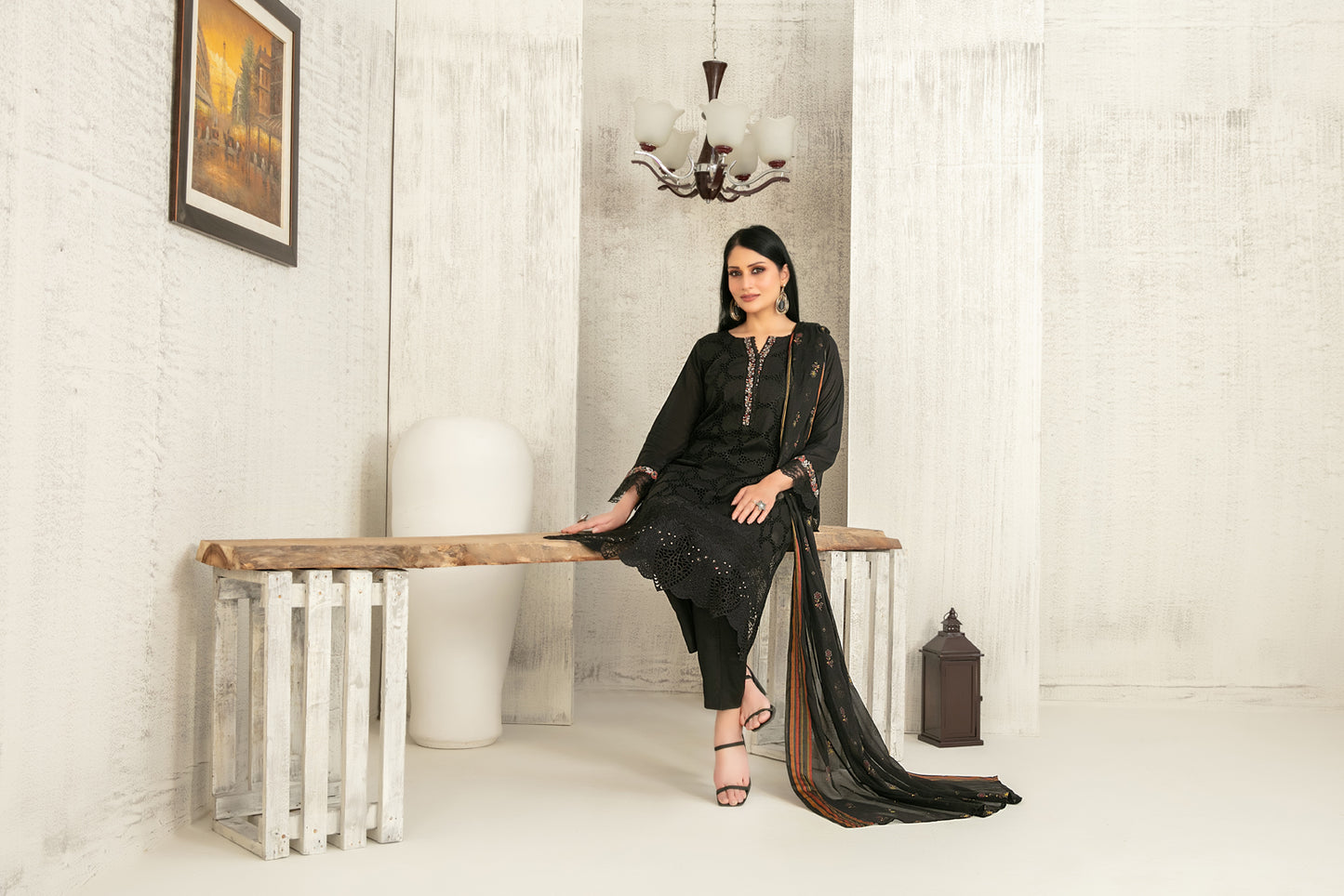 Hiranur 3pcs Stitched Fancy Emb Lawn [D-3196]