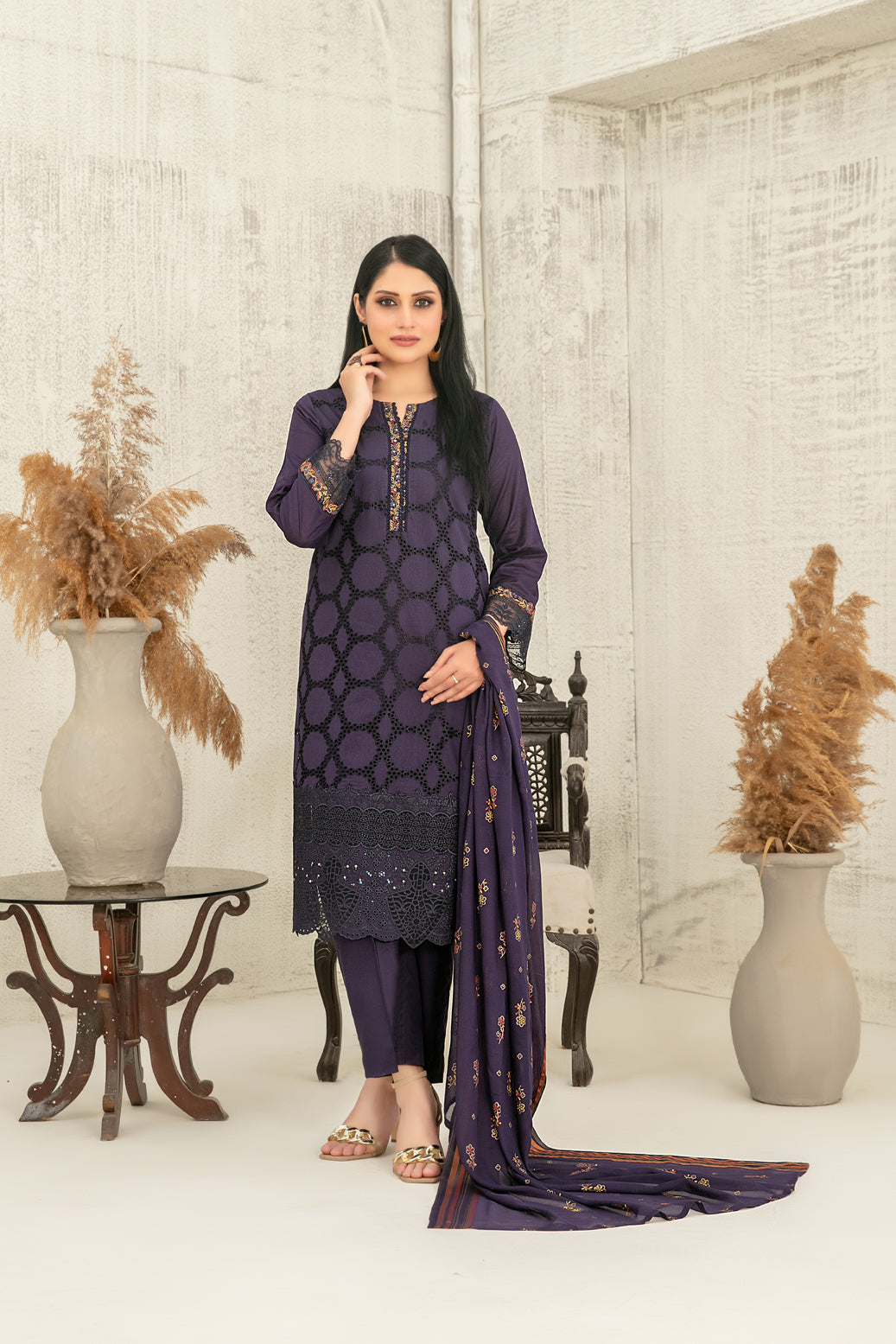Hiranur 3pcs Stitched Fancy Emb Lawn [D-3198]