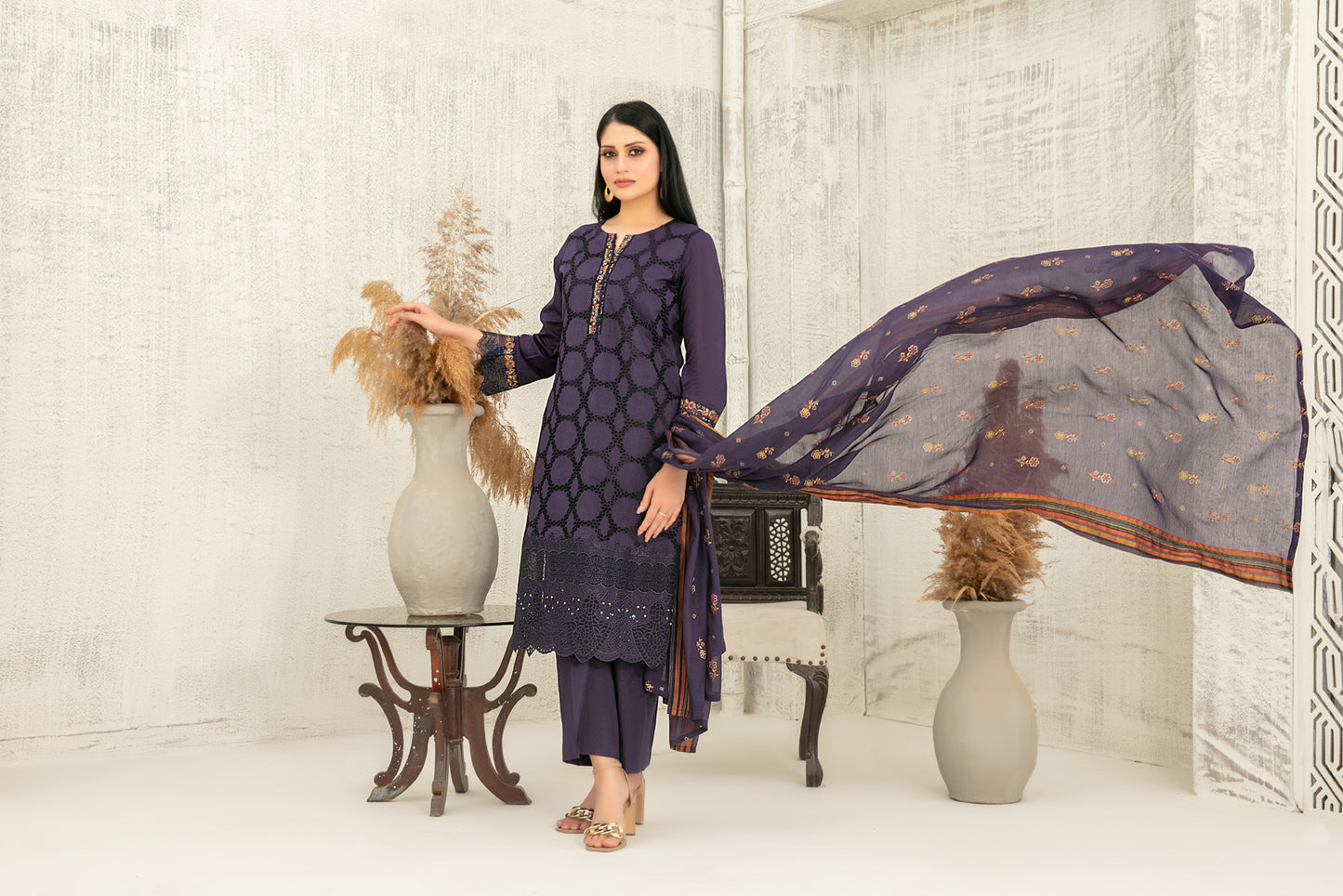 Hiranur 3pcs Stitched Fancy Emb Lawn [D-3198]