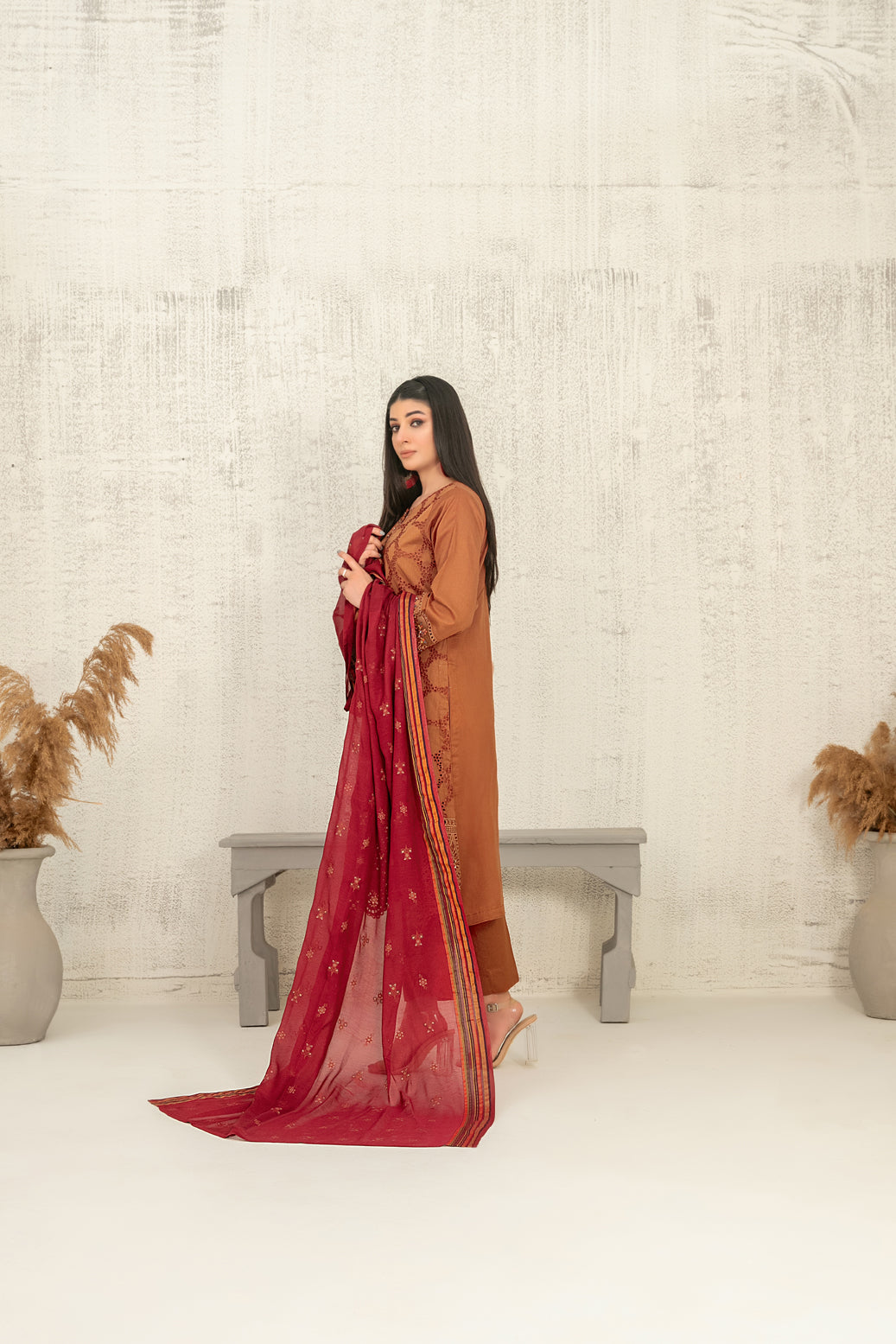 Hiranur 3pcs Stitched Fancy Emb Lawn [D-3201]