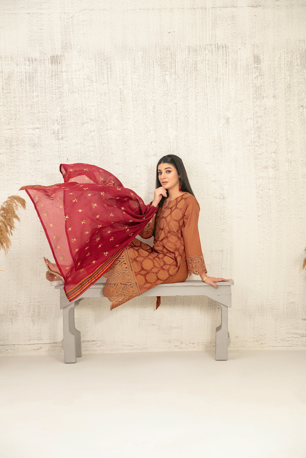 Hiranur 3pcs Stitched Fancy Emb Lawn [D-3201]