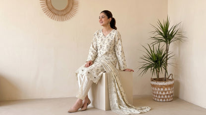 QAINAAT V2 3pcs Un-Stitched Emb Dhanak [D-6551]