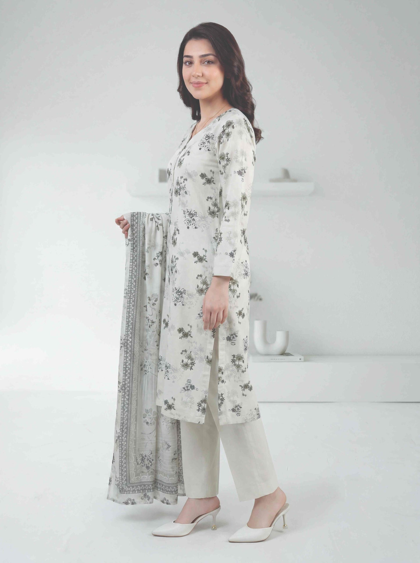 Nasr 3pcs Un-Stitched Printed Lawn [D-3861]