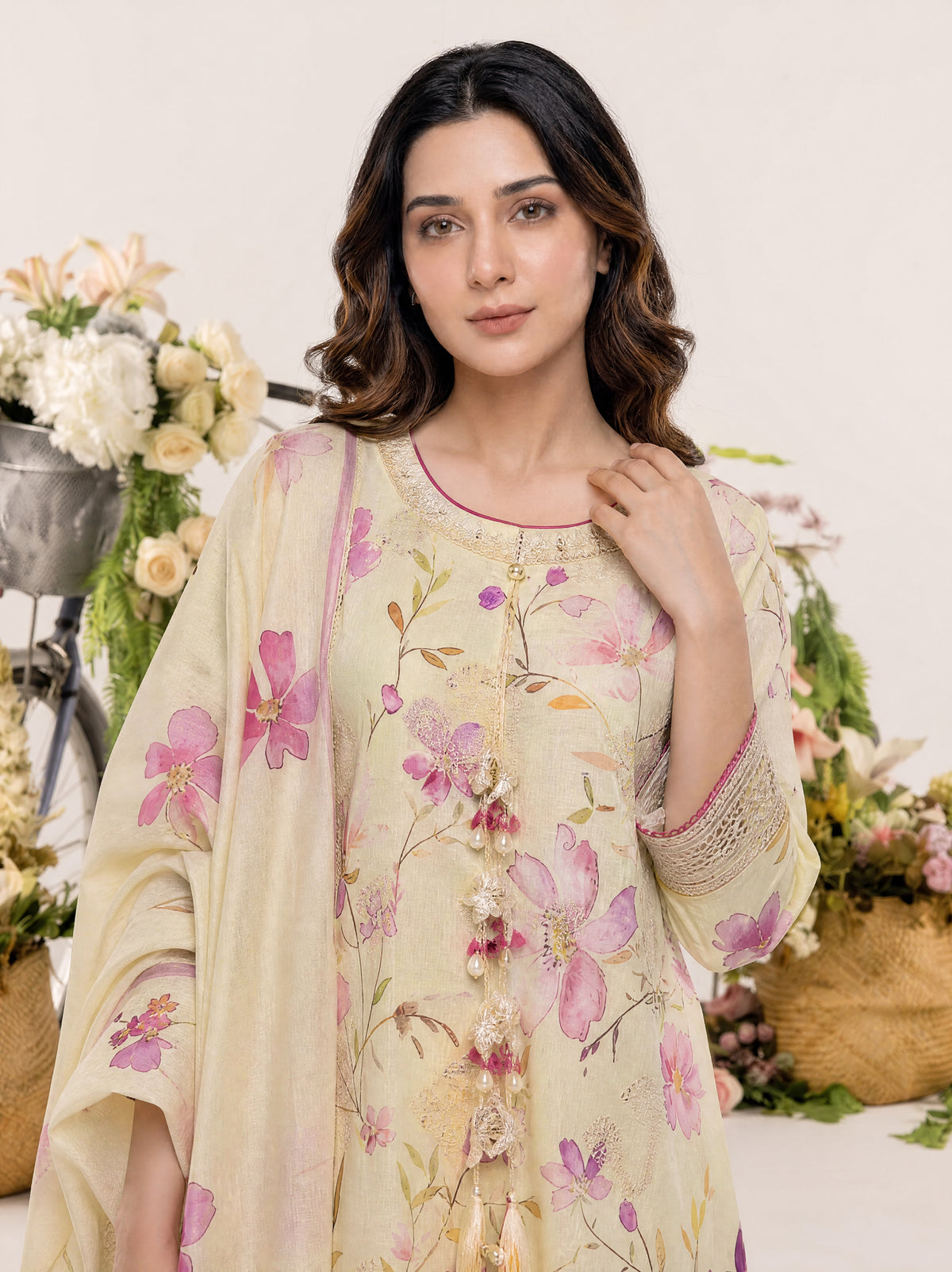 REEM 3pcs Un-Stitched Emb Printed Lawn [D-4043]